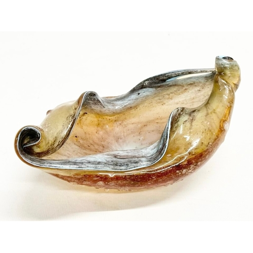 28 - A quality Early/Mid 20th Century art glass twisted bowl. In the style of a shell. 21x12x8cm.