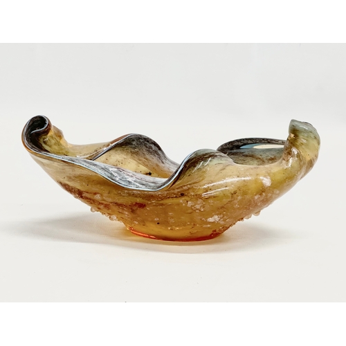 28 - A quality Early/Mid 20th Century art glass twisted bowl. In the style of a shell. 21x12x8cm.