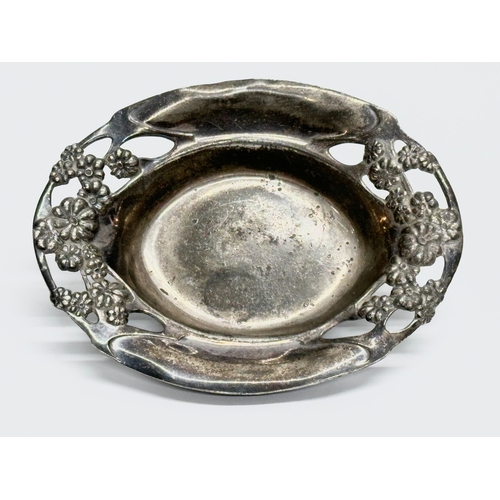 377 - Orivit AG. A Late 19th Century German silver plated Art Nouveau dish. Circa 1890. 13x10cm