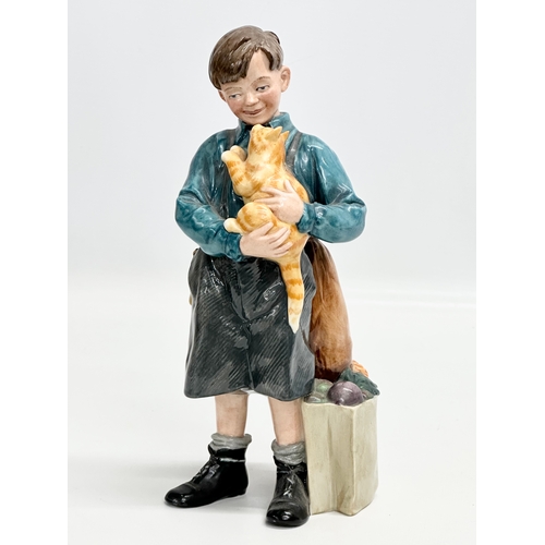 406 - A Limited Edition Royal Doulton ‘Welcome Home’ figurine. Modelled by Adrian Hughes. HN3299. 2527/9,5... 