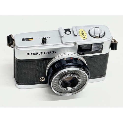 424 - An Olympus Trip 35 camera.