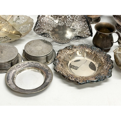 432 - A quantity of silver plate.