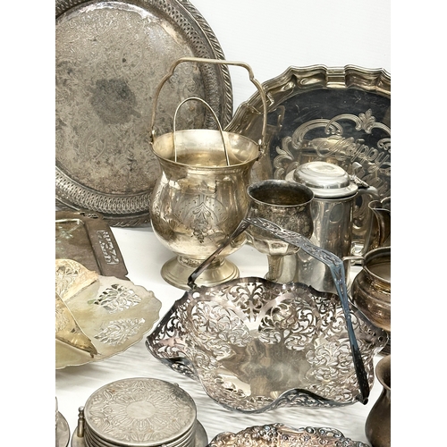 432 - A quantity of silver plate.