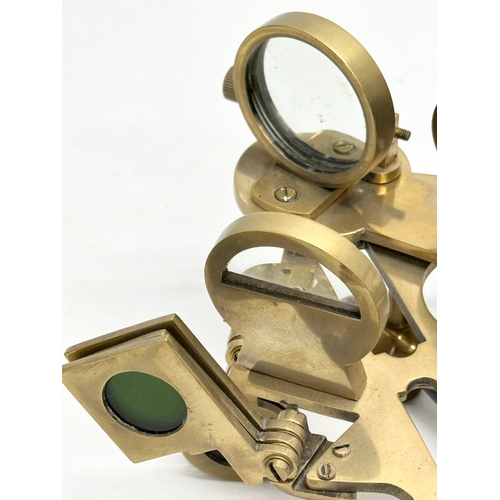 66 - Ross Evans, London. An Early 20th Century brass sextant with case. By Ross Evans.