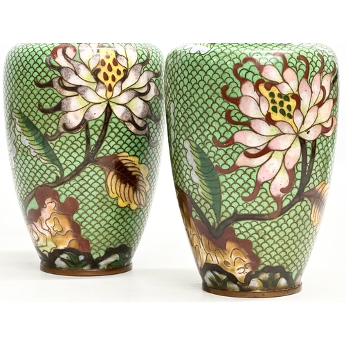 29 - A pair of Early 20th Century Chinese cloisonné enamelled vases. Circa 1900-1920. 15.5cm