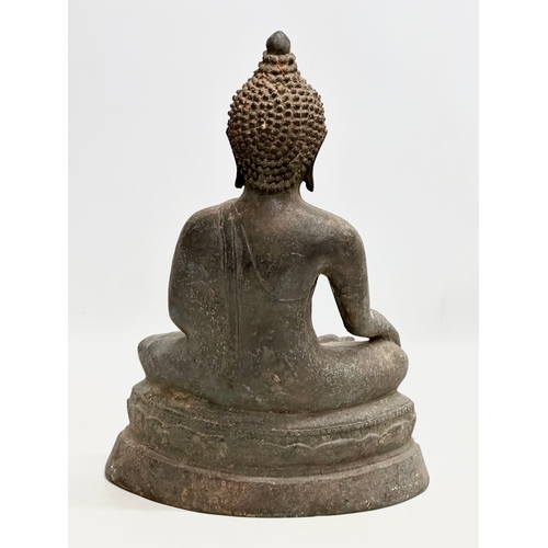 11 - A large 19th Century Thai bronze seated Buddha statue. 25x15x36cm.