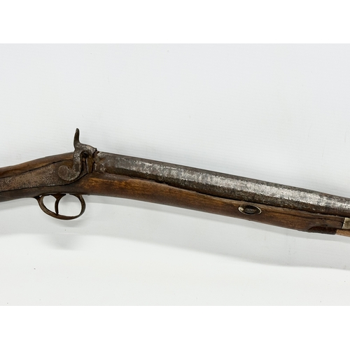 38 - A 19th Century Single Barrel Shotgun Percussion. 115cm