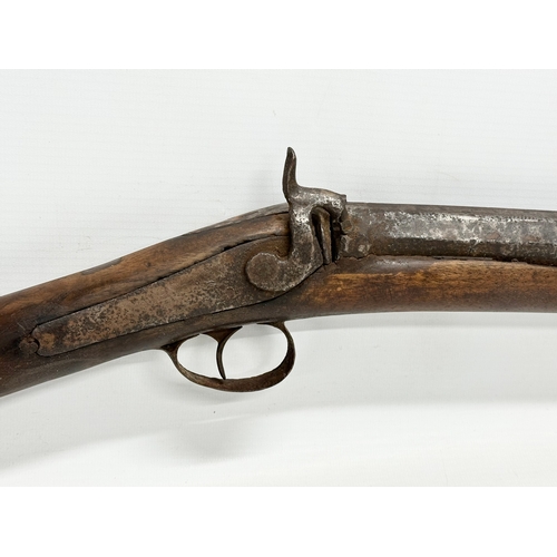 38 - A 19th Century Single Barrel Shotgun Percussion. 115cm