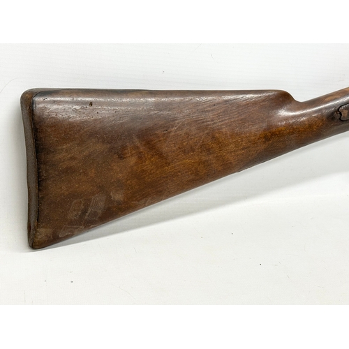 38 - A 19th Century Single Barrel Shotgun Percussion. 115cm