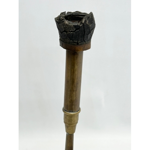 448 - An Early 20th Century brass car horn. 36cm