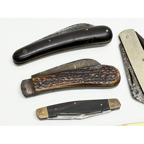 454 - A collection of vintage knives. 2 1939 WWII A.R.P G.G & S jack knives. 2 Late 19th Century pocket kn... 