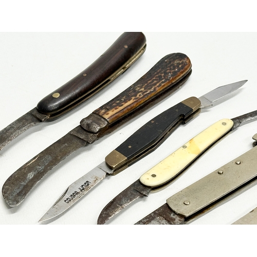 454 - A collection of vintage knives. 2 1939 WWII A.R.P G.G & S jack knives. 2 Late 19th Century pocket kn... 