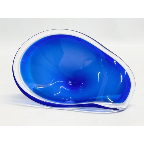 193 - Paul Kedelv. A signed Mid 20th Century “Coquille” glass bowl designed by Paul Kedelv for Flygsfors. ... 