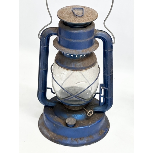 633 - A pair of D-Lite Dietz lanterns.