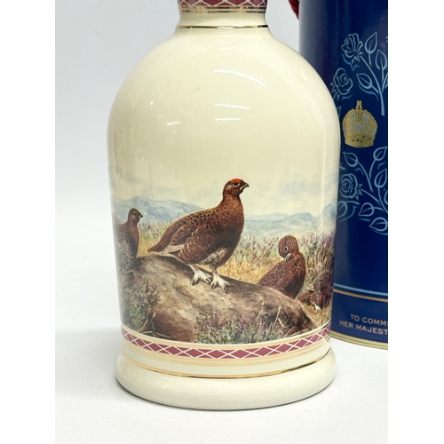 639 - 3 bottles of unopened whisky. The Famous Grouse Finest Scotch Whisky Highland Decanter, Gilded with ... 