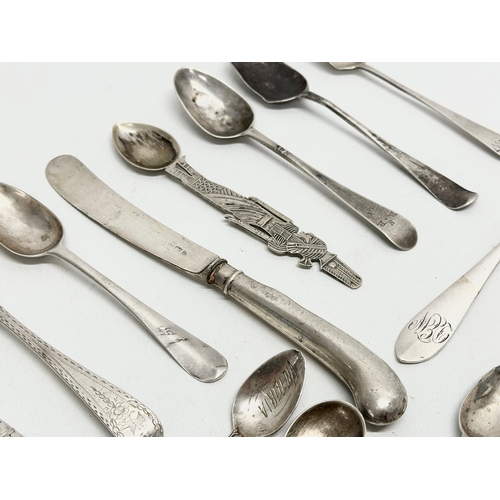 477B - A collection of silver spoons etc. 19th and 20th Century. 279 grams total.