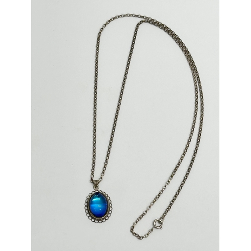 651 - A large 925 silver necklace