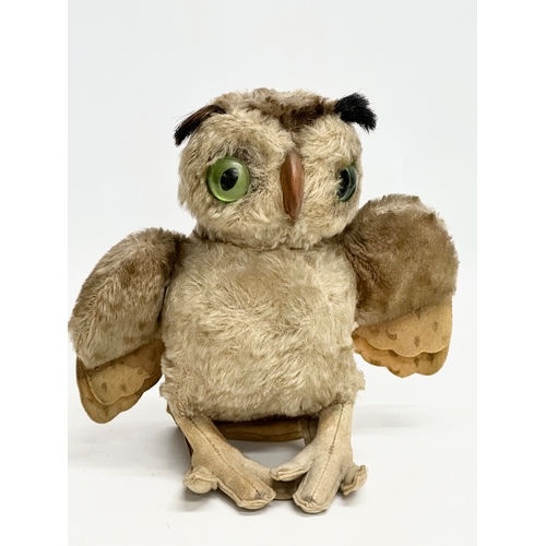 703 - A collection of 1950’s Steiff owls.