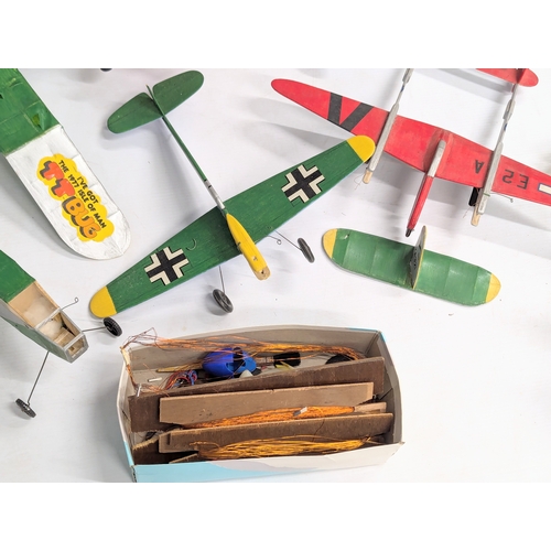 710 - A collection of vintage model planes.