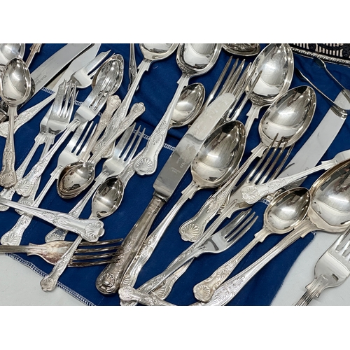 736 - A collection of silver plate. Good quality silver plated cutlery. Collectors spoons in case etc