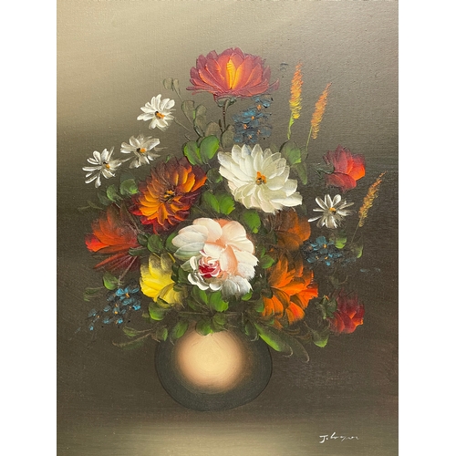 696 - A signed Still Life oil painting. Painting measures 39x49cm. Frame 51x61cm.