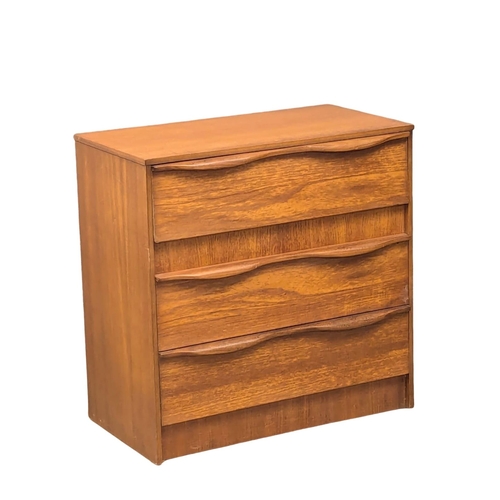 841 - A Mid Century teak chest of drawers. 69.5x40x70cm (5)