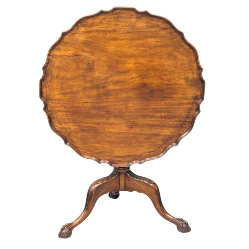 887 - A good quality Late 19th Century Georgian style mahogany pedestal tilt top table. Circa 1890. 77x69c... 