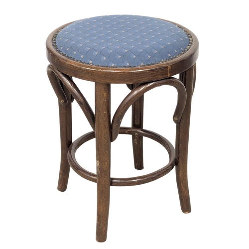 941 - A quantity of Bentwood stools. 3 high stools and 2 others. Highest 106.5cm (3)