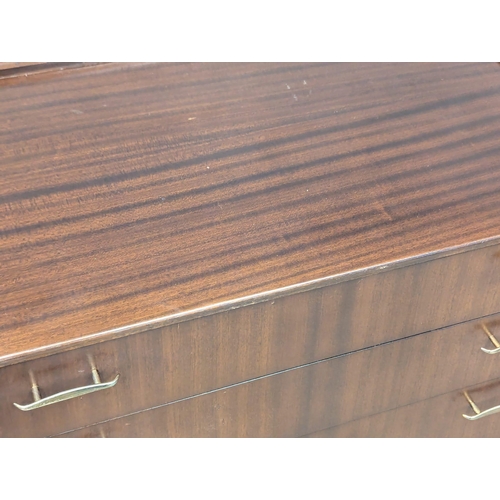 960 - A Mid Century chest of drawers. 76.5x45x100cm (4)