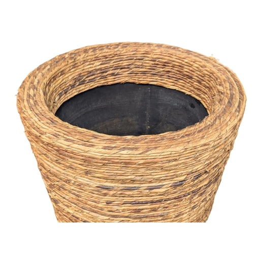 981 - A very large wicker planter 68x92cm(1)