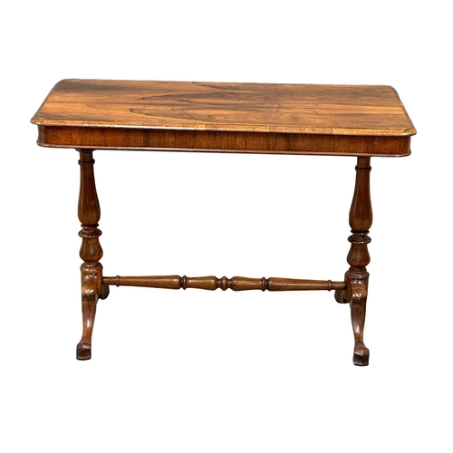 812 - A Victorian rosewood double pedestal library table/side table. With stretcher support. Circa 1860-18... 