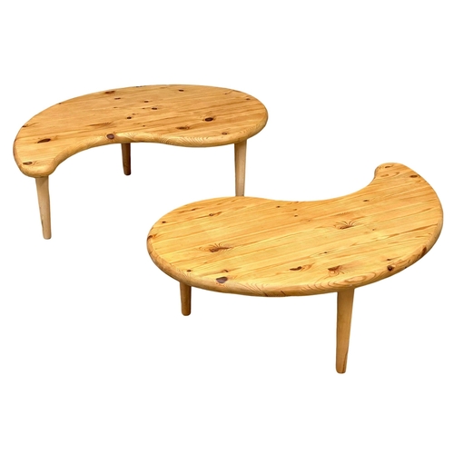 862 - A pair of Mid Century pine boomerang tables. 96x59x34.5cm each. 105x34.5cm together.(11)