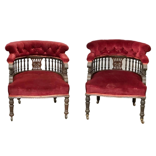 902 - A pair of Late Victorian mahogany parkour tub chairs/armchiars. 19th Century. Circa 1890. 70x64x72cm... 