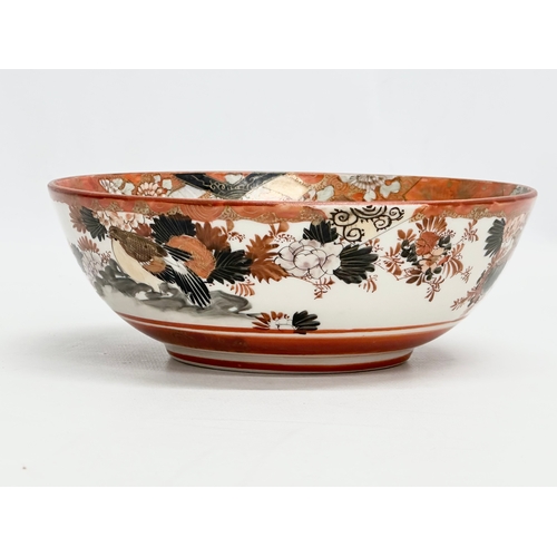 136 - A signed Late 19th Century Japanese hand painted Kutani bowl. Meiji Period (1868-1912) 18x6cm