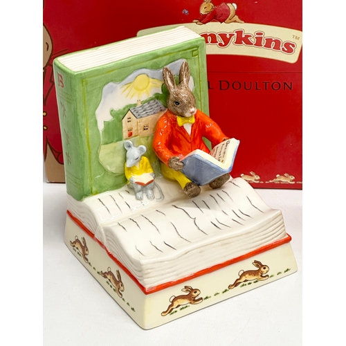 860 - Royal Doulton Bunnykins. A Royal Doulton Bunnykins Classic Giftware “Family Time” mantle clock. A Ro... 