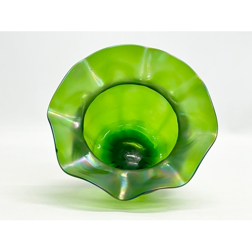 65 - Loetz. An Early 20th Century Bohemian iridescent glass bowl/vase by Loetz. Circa 1905-1915. 18x11cm