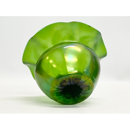 65 - Loetz. An Early 20th Century Bohemian iridescent glass bowl/vase by Loetz. Circa 1905-1915. 18x11cm