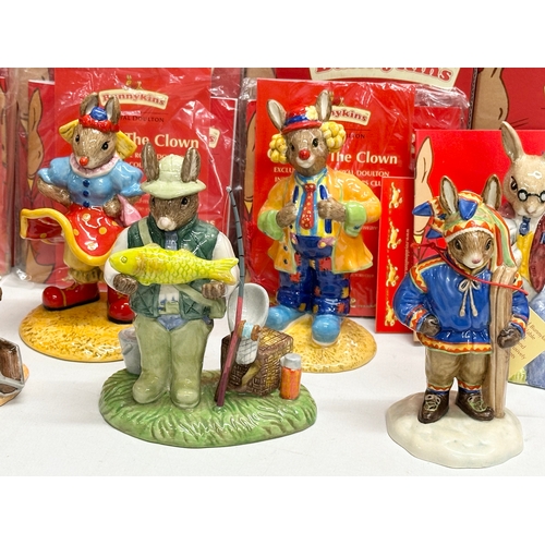 896 - 12 Royal Doulton Bunnykins. 4 Royal Doulton Bunnykins clowns, International Collectors Club, Clarenc... 