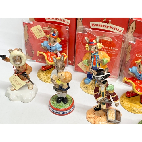 896 - 12 Royal Doulton Bunnykins. 4 Royal Doulton Bunnykins clowns, International Collectors Club, Clarenc... 