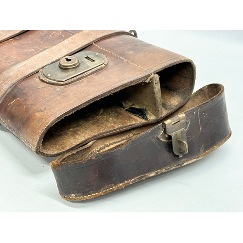 248 - An Early 20th Century mutton leather gun case. 75cm