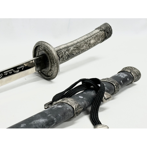 637 - A good quality Japanese Samurai style sword. 72cm