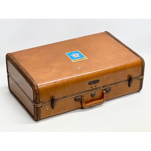 674 - An Early/Mid 20th Century Samsonite travelling case. 54x33x20cm