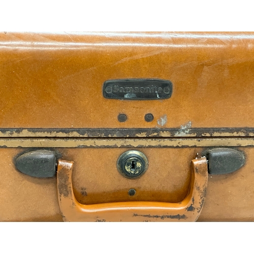 674 - An Early/Mid 20th Century Samsonite travelling case. 54x33x20cm