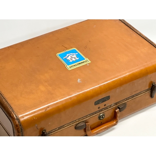 674 - An Early/Mid 20th Century Samsonite travelling case. 54x33x20cm