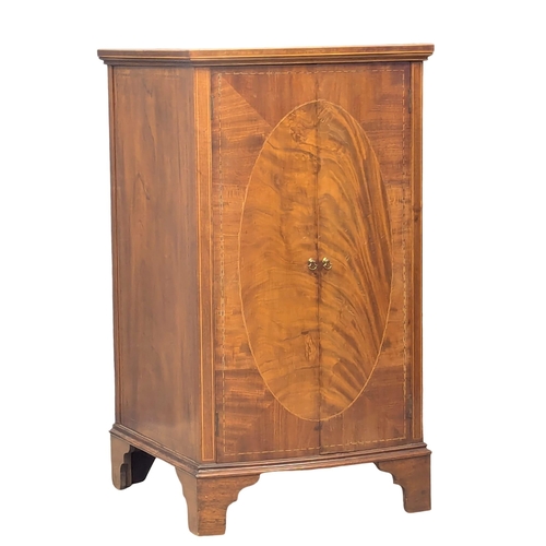 820 - An Early 20th Century Sheraton Revival inlaid mahogany double door side cabinet. Circa 1900-1910. 47... 