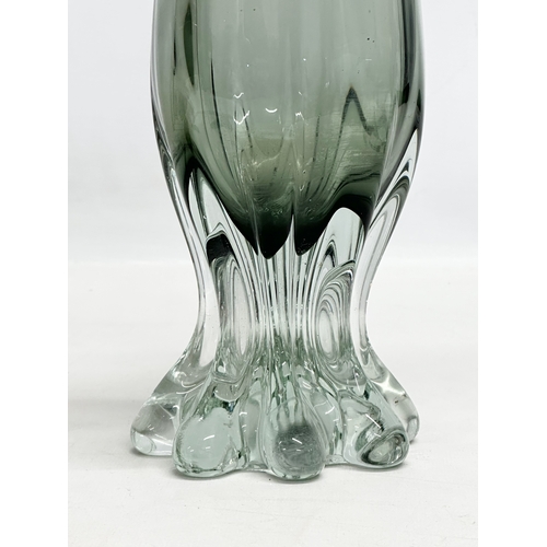 678 - A large Mid/Late 20th Century Murano style glass vase. In the manner of Flavio Poli. 45cm