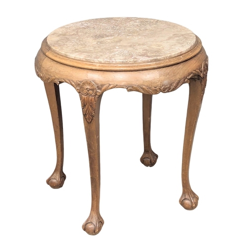 813 - An Early 20th Century mahogany marble top side table on Ball & Claw feet. 59x62cm (1)