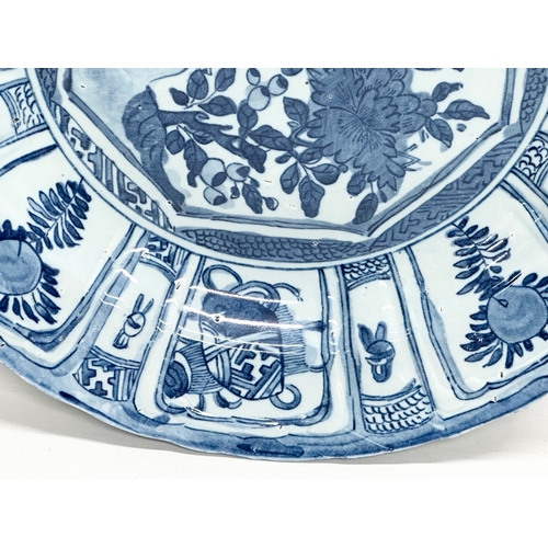 815 - A Chinese Kraak porcelain bowl. 32x5cm.