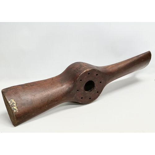 255 - A WWI propeller by Lang. 92cm.