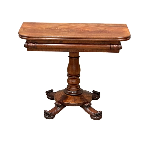 170 - A William IV mahogany turnover tea table. Circa 1830. 91x43x72cm. 2